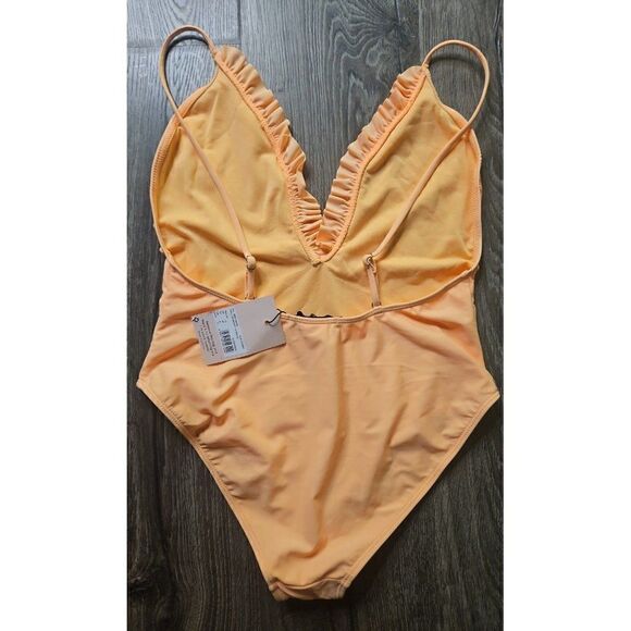 MISGUIDED Sexy Ruffled Plunge Cheeky One-Piece Bathingsuit Women's Size 8 - Picture 2 of 5